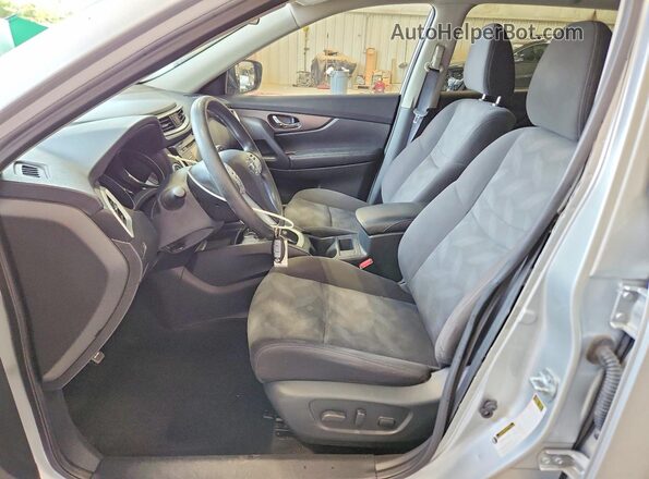 KNMAT2MV4GP637973 2016 NISSAN ROGUE Серебряный Вид салона спереди