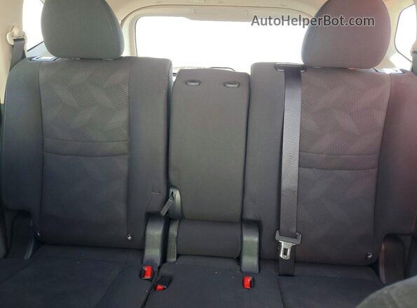 KNMAT2MV4GP668298 2016 NISSAN ROGUE White Rear seats view