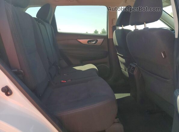 KNMAT2MV4GP668298 2016 NISSAN ROGUE White Rear interior view