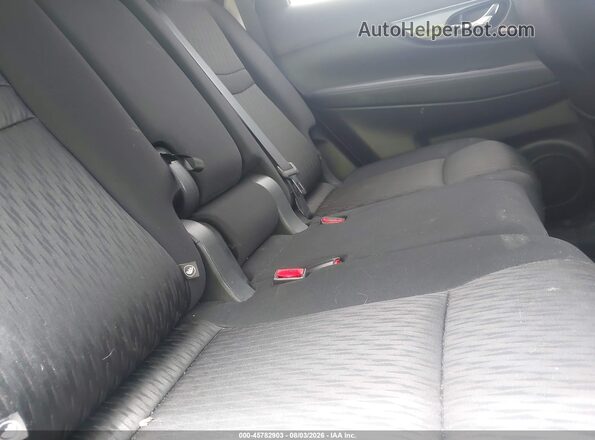KNMAT2MV4HP509136 2017 NISSAN ROGUE Silver VIN sticker view
