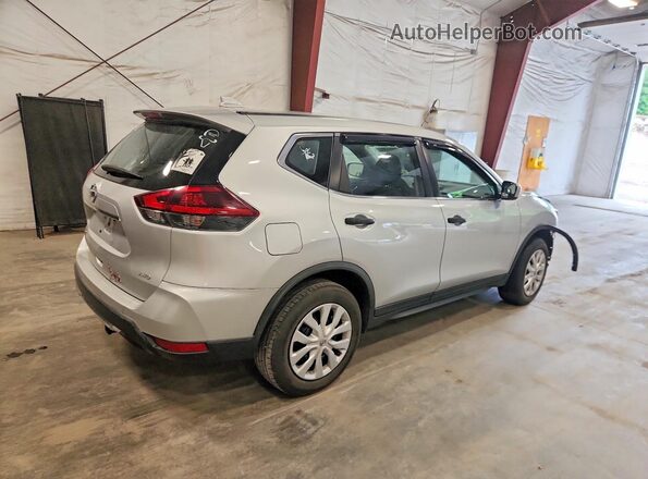 KNMAT2MV4JP553952 2018 NISSAN ROGUE Серый Задняя правая четверть
