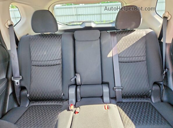 KNMAT2MV4KP502758 2019 NISSAN ROGUE Silver Հետևի նստատեղերի տեսք