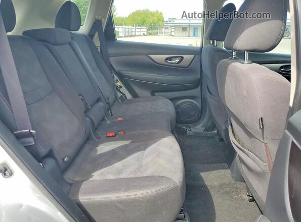 KNMAT2MV5GP667547 2016 NISSAN ROGUE Серебряный Вид задней части салона