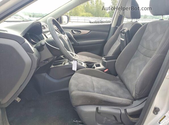 KNMAT2MV5GP667547 2016 NISSAN ROGUE Серебряный Вид салона спереди