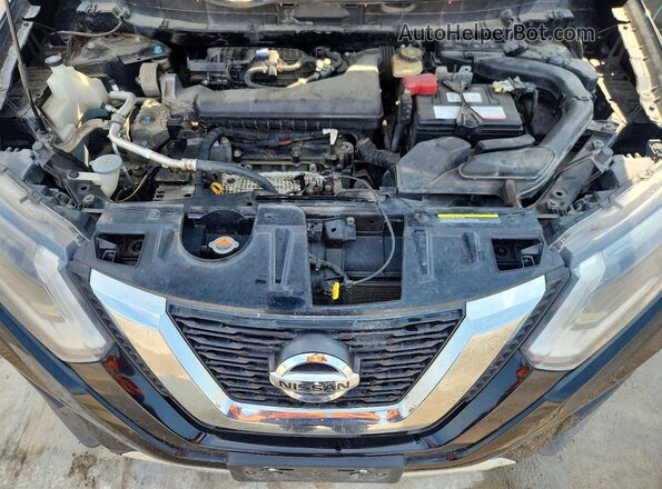 KNMAT2MV5HP566011 2017 NISSAN ROGUE Black Rear interior view