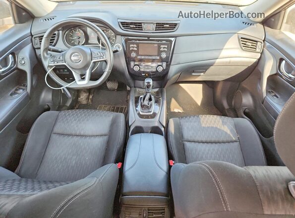 KNMAT2MV5HP582550 2017 NISSAN ROGUE Серый Вид панели приборов