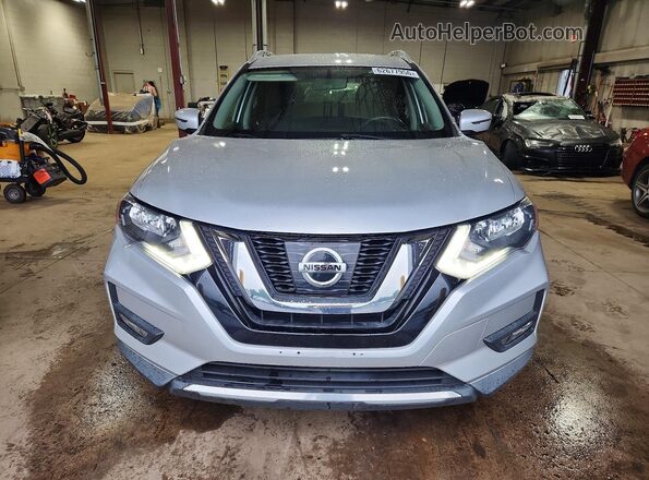 KNMAT2MV5HP603770 2017 NISSAN ROGUE Серебряный Вид спереди