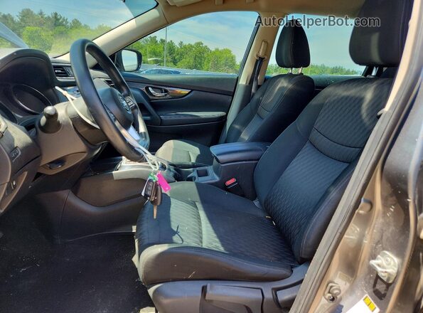 KNMAT2MV5JP546749 2018 NISSAN ROGUE Silver Front interior view