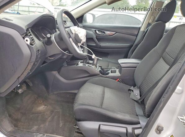 KNMAT2MV5JP552759 2018 NISSAN ROGUE Серебряный Вид салона спереди