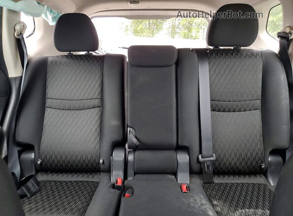 KNMAT2MV5JP552759 2018 NISSAN ROGUE Серебряный Вид задних сидений