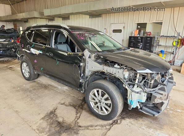 KNMAT2MV5JP615035 2018 NISSAN ROGUE Черный Передняя правая четверть