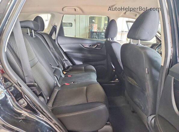 KNMAT2MV5JP615035 2018 NISSAN ROGUE Черный Вид задних сидений