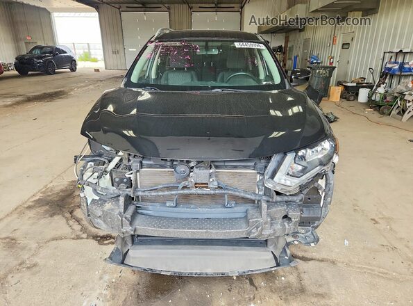 KNMAT2MV5JP615035 2018 NISSAN ROGUE Черный Вид спереди
