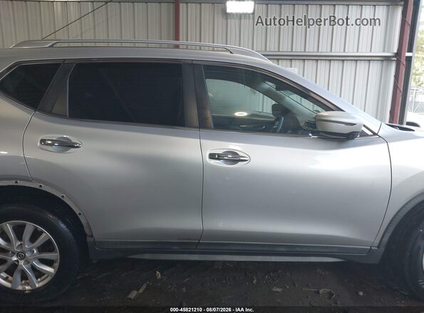 KNMAT2MV6HP509283 2017 NISSAN ROGUE Серебряный Панорамный вид салона 360°