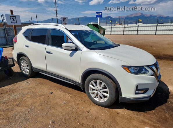 KNMAT2MV6HP560038 2017 NISSAN ROGUE Белый Передняя правая четверть
