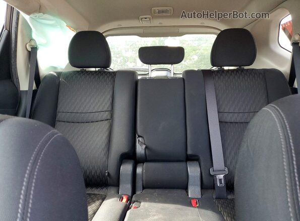 KNMAT2MV6JP557548 2018 NISSAN ROGUE Black Հետևի նստատեղերի տեսք