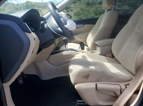 KNMAT2MV7GP633075 2016 NISSAN ROGUE Black Вид салону спереду