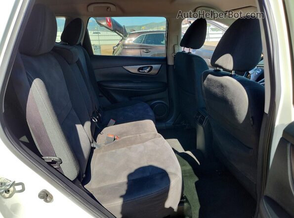 KNMAT2MV7GP734603 2016 NISSAN ROGUE White Vista de los asientos traseros