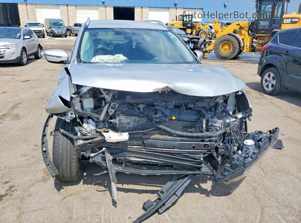 KNMAT2MV7HP506537 2017 NISSAN ROGUE Silver Widok z przodu