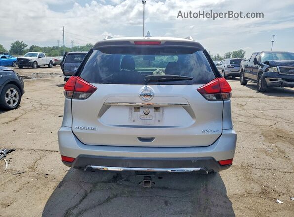 KNMAT2MV7HP506537 2017 NISSAN ROGUE Silver Widok z tyłu