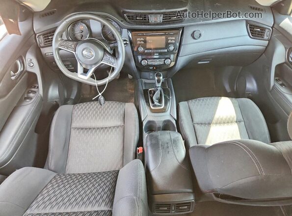 KNMAT2MV7HP507199 2017 NISSAN ROGUE Серебряный Вид панели приборов