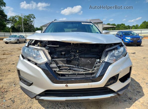 KNMAT2MV7HP507199 2017 NISSAN ROGUE Серебряный Вид спереди
