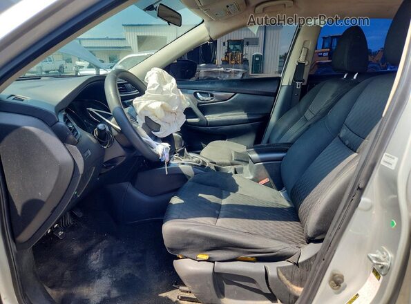 KNMAT2MV7HP531616 2017 NISSAN ROGUE Silver Front interior view