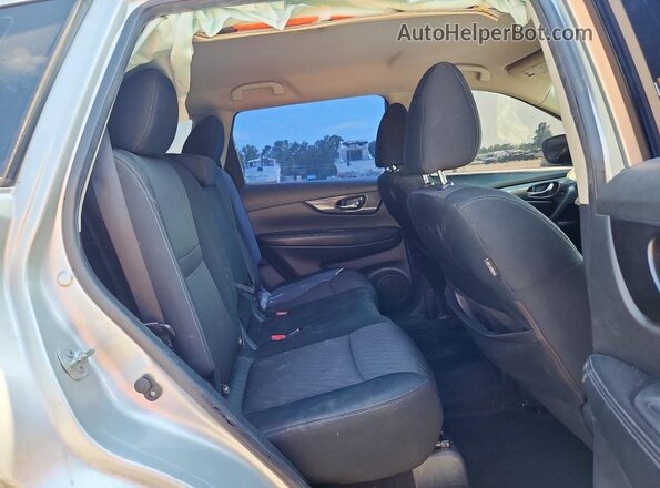KNMAT2MV7HP531616 2017 NISSAN ROGUE Silver Rear interior view