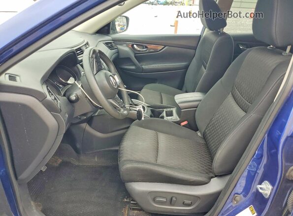 KNMAT2MV7HP542910 2017 NISSAN ROGUE Blue Widok wnętrza z przodu
