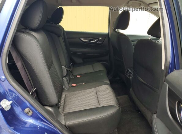 KNMAT2MV7HP542910 2017 NISSAN ROGUE Blue Widok wnętrza z tyłu