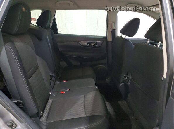KNMAT2MV7HP570030 2017 NISSAN ROGUE Gray Вид задньої частини салону