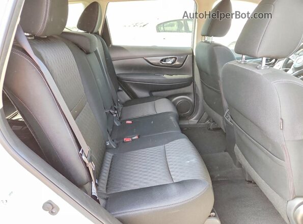 KNMAT2MV7HP573493 2017 NISSAN ROGUE White Rear interior view