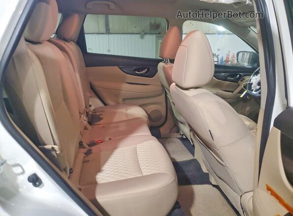 KNMAT2MV7HP603530 2017 NISSAN ROGUE White Вид задньої частини салону