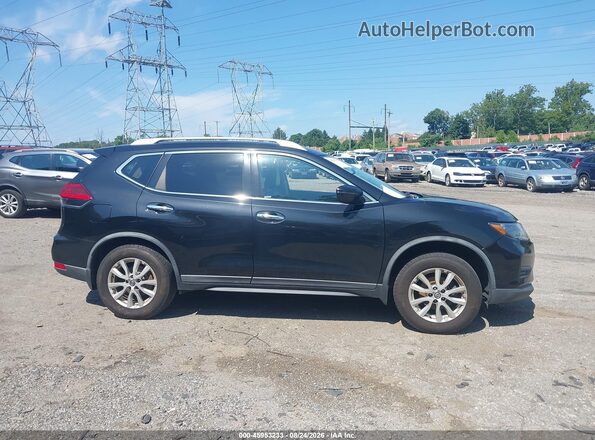 KNMAT2MV7HP619341 2017 NISSAN ROGUE Черный Вид задней части салона
