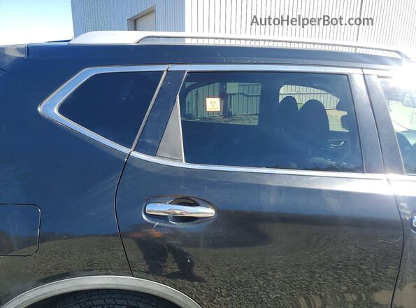 KNMAT2MV7JP509251 2018 NISSAN ROGUE Black Widok wnętrza z tyłu