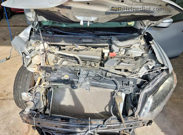 KNMAT2MV8GP633943 2016 NISSAN ROGUE Silver Vista del compartimento del motor