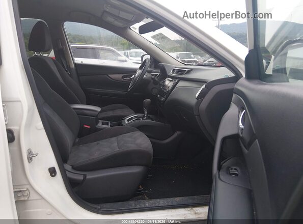 KNMAT2MV8GP734710 2016 NISSAN ROGUE White Front interior view