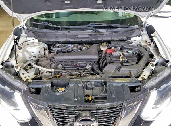KNMAT2MV8HP544889 2017 NISSAN ROGUE White Widok komory silnika