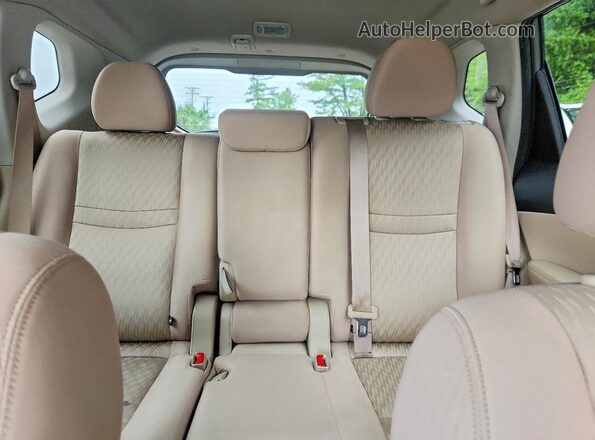 KNMAT2MV8HP600054 2017 NISSAN ROGUE Silver Vista de los asientos traseros