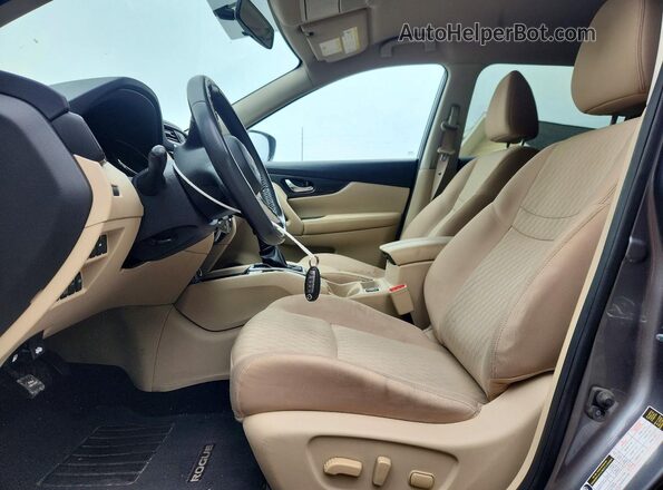 KNMAT2MV8HP600054 2017 NISSAN ROGUE Silver Vista interior delantera
