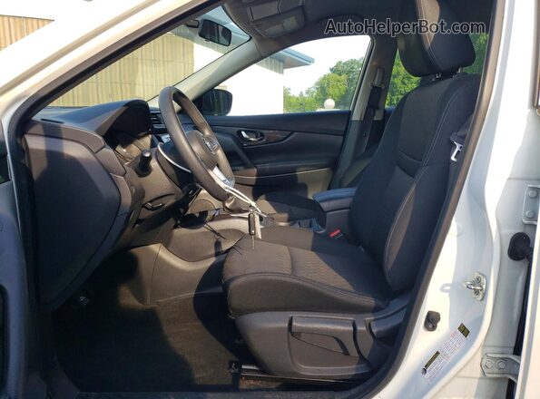 KNMAT2MV8JP568888 2018 NISSAN ROGUE White Widok wnętrza z przodu