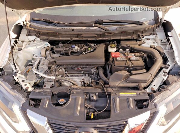 KNMAT2MV8JP568888 2018 NISSAN ROGUE White Widok komory silnika