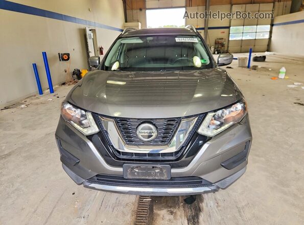 KNMAT2MV8JP582824 2018 NISSAN ROGUE Серый Вид спереди