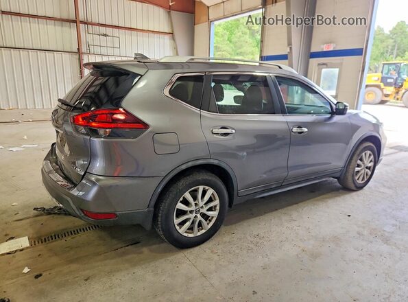 KNMAT2MV8JP582824 2018 NISSAN ROGUE Серый Задняя правая четверть