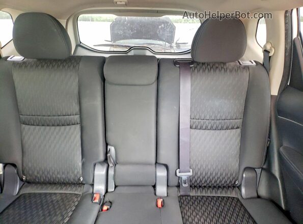 KNMAT2MV8JP590681 2018 NISSAN ROGUE White Widok tylnych siedzeń