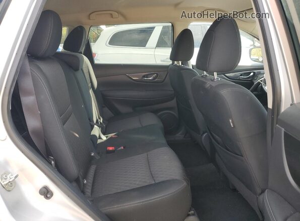KNMAT2MV8KP548559 2019 NISSAN ROGUE Silver Widok wnętrza z tyłu