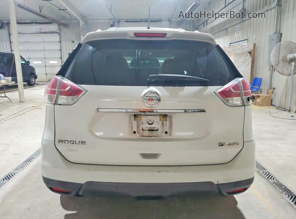 KNMAT2MV9GP712134 2016 NISSAN ROGUE White Rear view