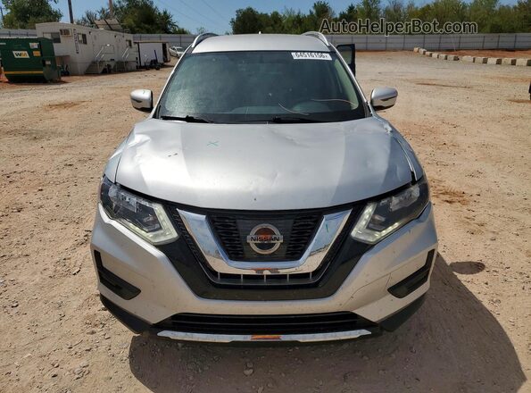 KNMAT2MV9HP540799 2017 NISSAN ROGUE Серебряный Вид спереди