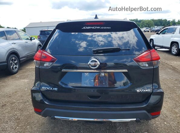 KNMAT2MV9HP567663 2017 NISSAN ROGUE Черный Вид сзади