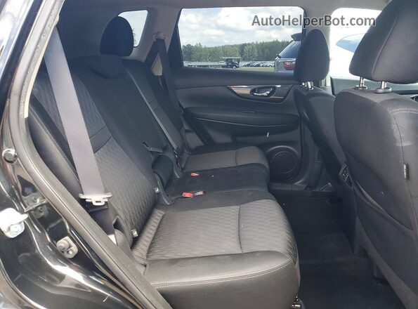 KNMAT2MV9HP567663 2017 NISSAN ROGUE Черный Вид задней части салона